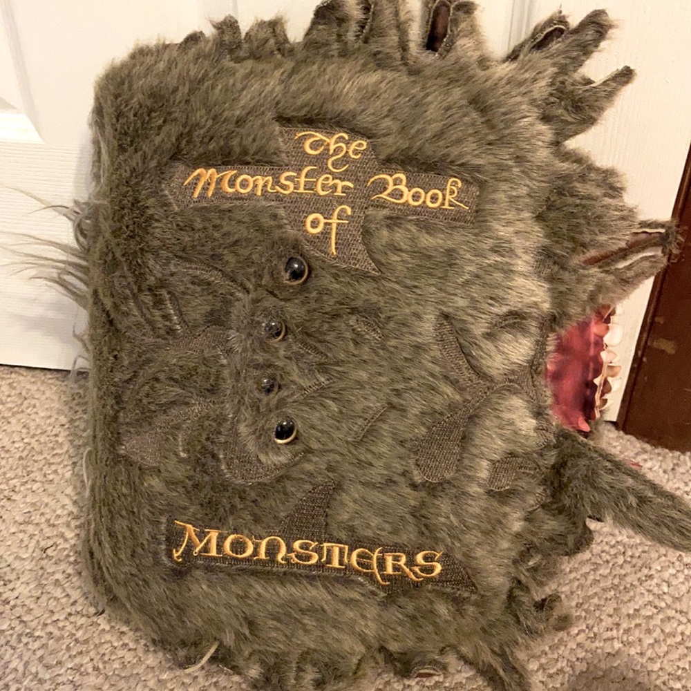 Harry Potter monster book